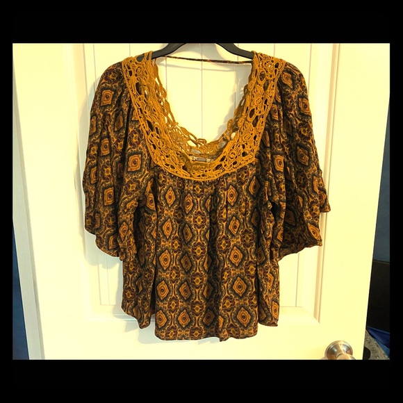 Gimmicks Blouse - Picture 1 of 6